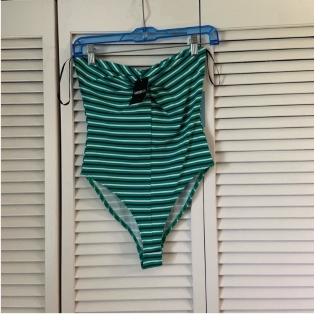 NWT FOREVER 21 S bodysuit striped with twist front